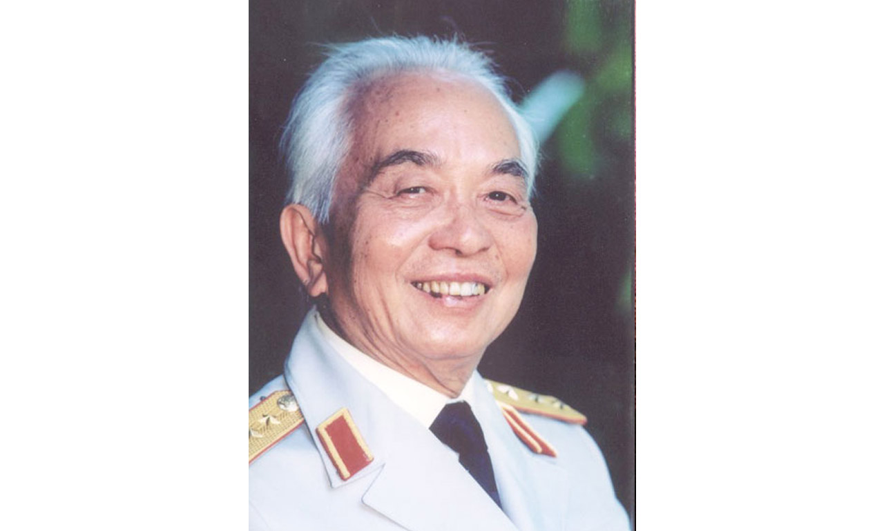 Đại Tướng Võ Nguyên Giáp Qua Một Số Bài Báo Sau Khi Đại Tướng Qua Đời