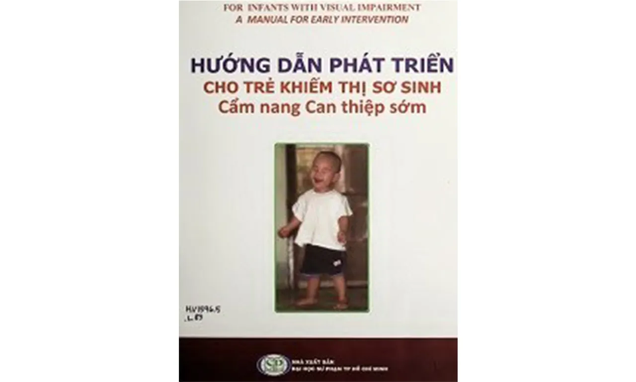 Hướng dẫn phát triển cho trẻ em khiếm thị sơ sinh